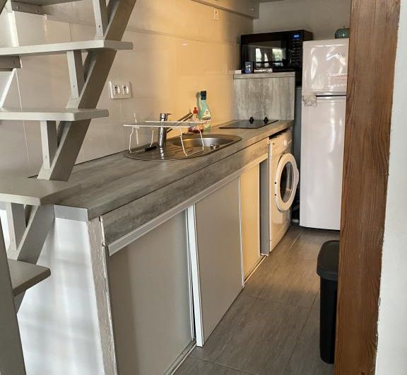 A LOUER – STUDIO MEUBLE – TROTTEL